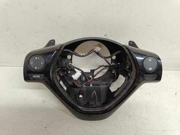 COMODO VOLANT TOYOTA AYGO/ CITROEN C1/ PEUGEOT 108 - Vue 1